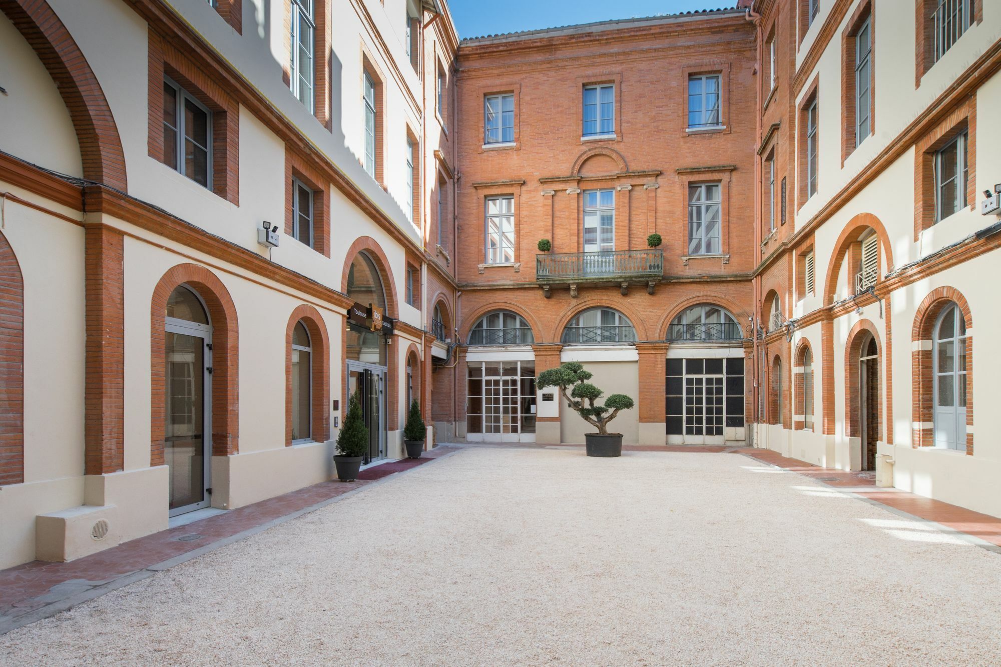 Hotel Ibis Styles Toulouse Capitole Exterior foto